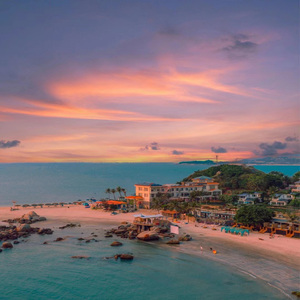 日本无遮挡真人祼交视频
